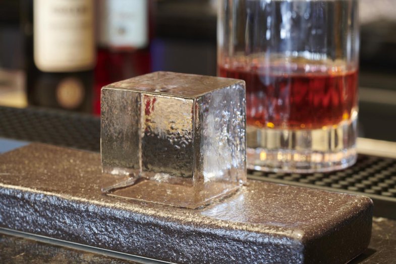 ice-cube-presentationplate