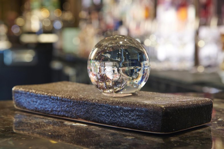 ice-sphere-presentationplate