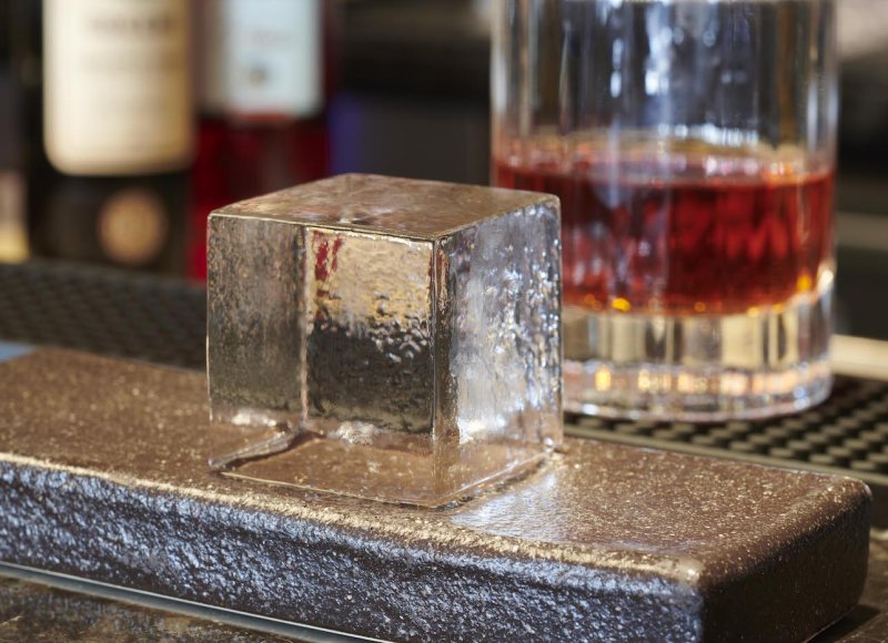 Super tight and crystal clear ice cubes - Nicecubes