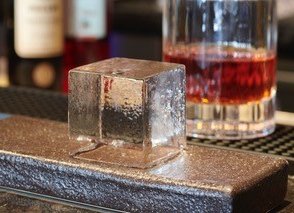ice-cube-presentationplate